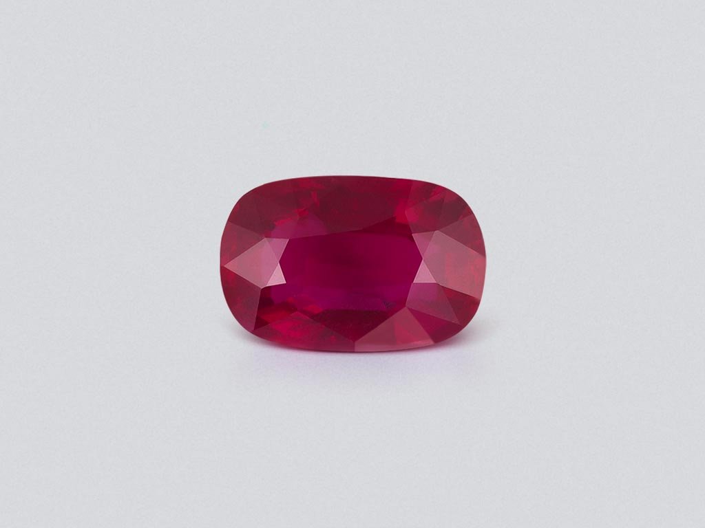 Investment grade Pigeon's Blood red ruby in cushion cut 5.04 carats, Mozambique (SSEF, GRS) Image №1
