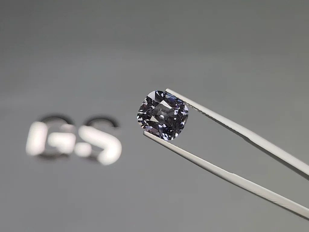 Grey spinel cushion cut  5.39 carats, Burma Image №3