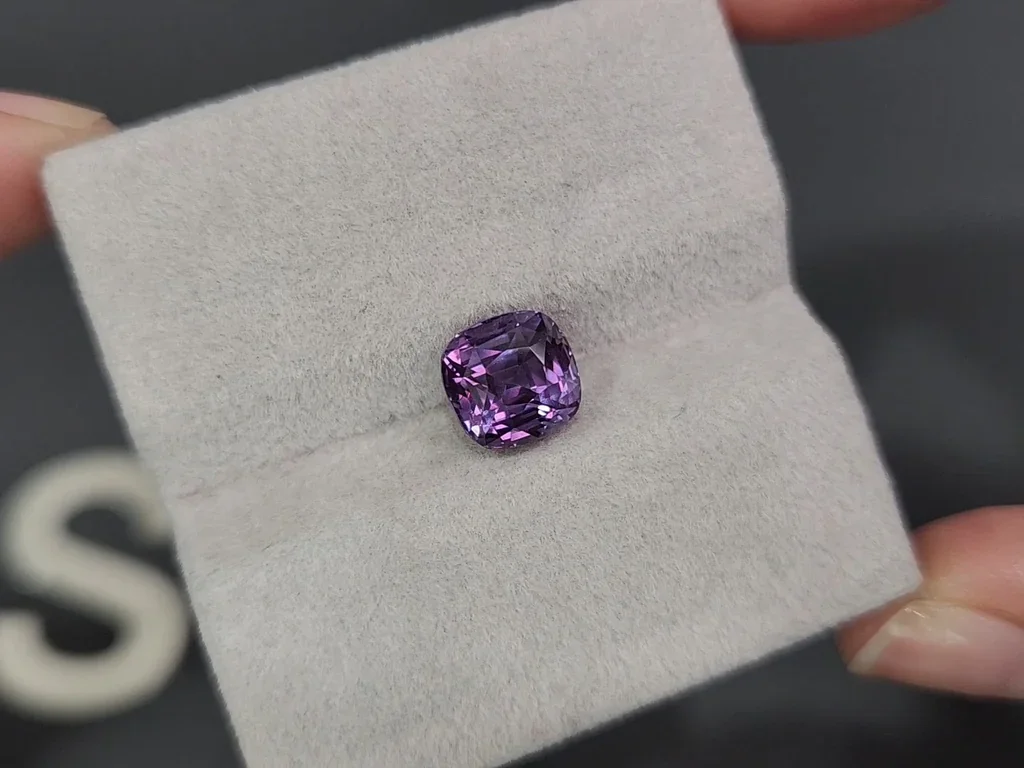 Garnet сolor сhange  сushion сut 3.17 carats,  Africa Image №6