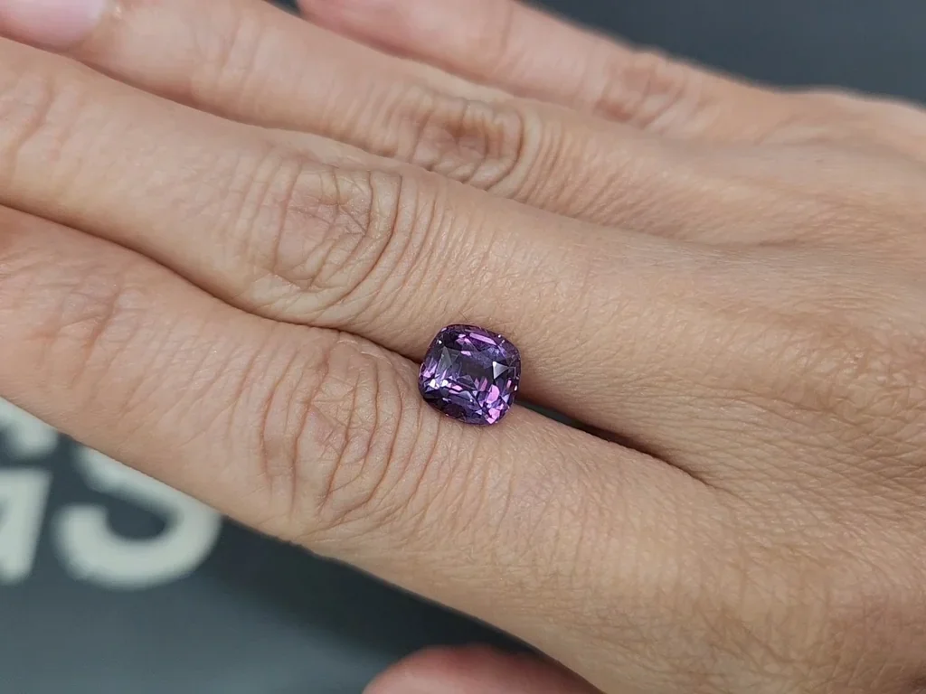 Garnet сolor сhange  сushion сut 3.17 carats,  Africa Image №2