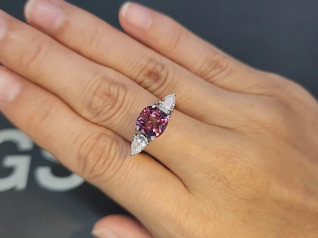 Garnet сolor сhange  сushion сut 3.17 carats,  Africa Image №9