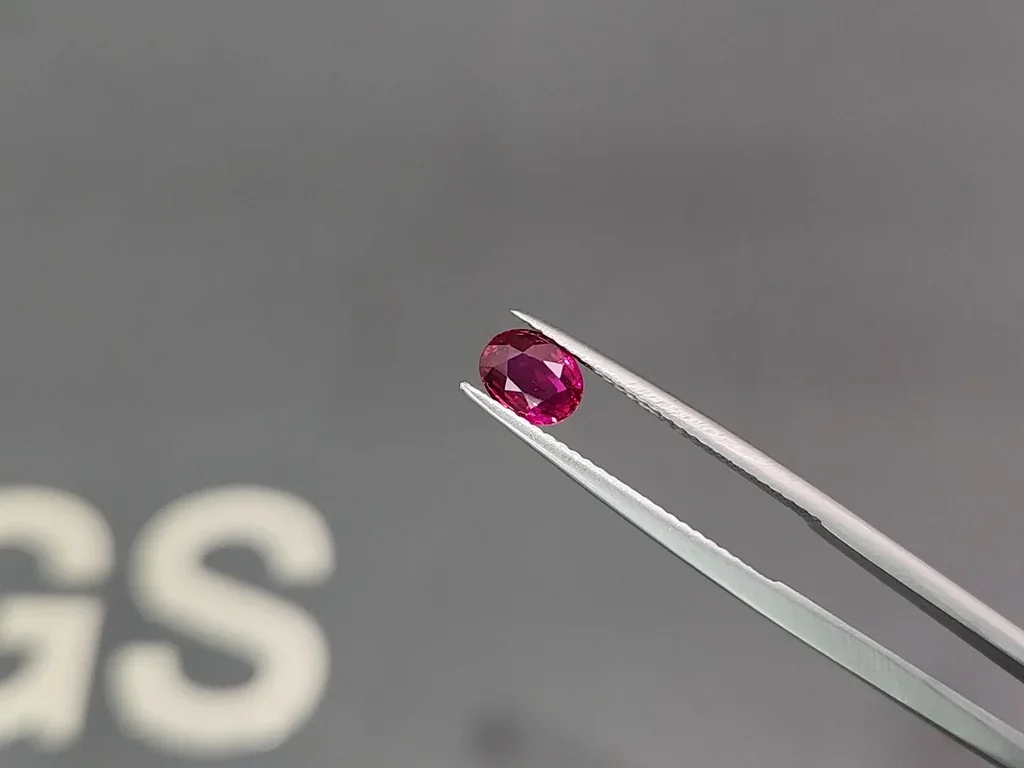 Unheated ruby oval cut 1.00 carats, Mozambique Image №3