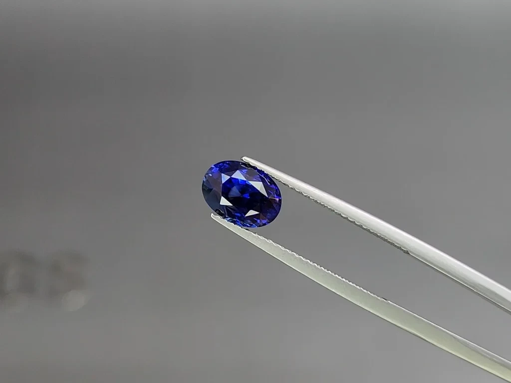 Saphir bleu royal ovale de 3,01 carats, Sri Lanka  Image №3