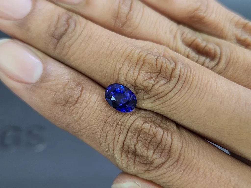 Saphir bleu royal ovale de 3,01 carats, Sri Lanka  Image №2