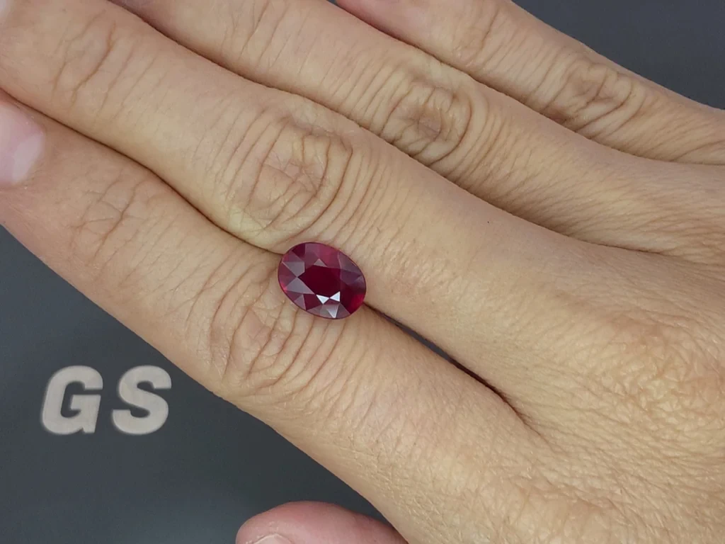 Unheated ruby Pigeon’s blood oval cut 2.64 carats, Mozambique Image №2