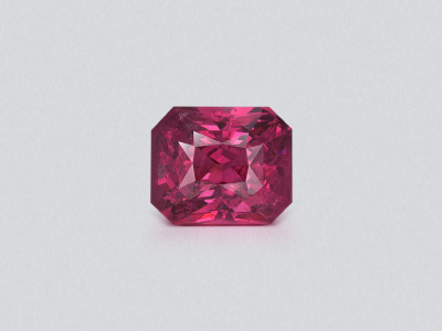 Rosa spinell im radiant-schliff 2,59 karat, Tansania photo