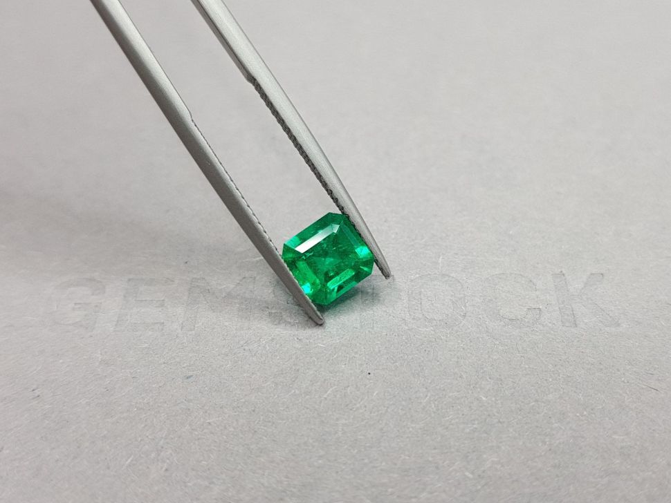 Colombian emerald 1.33 ct octagon cut, Muzo Green Image №4