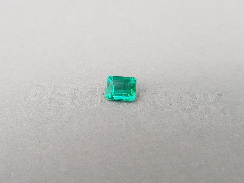 Vivid Green emerald from Colombia in octagon cut 1.30 ct Image №3
