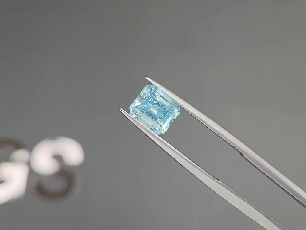 Tourmaline bleue Paraiba taille octogonale 1,81 carats, Mozambique Image №3