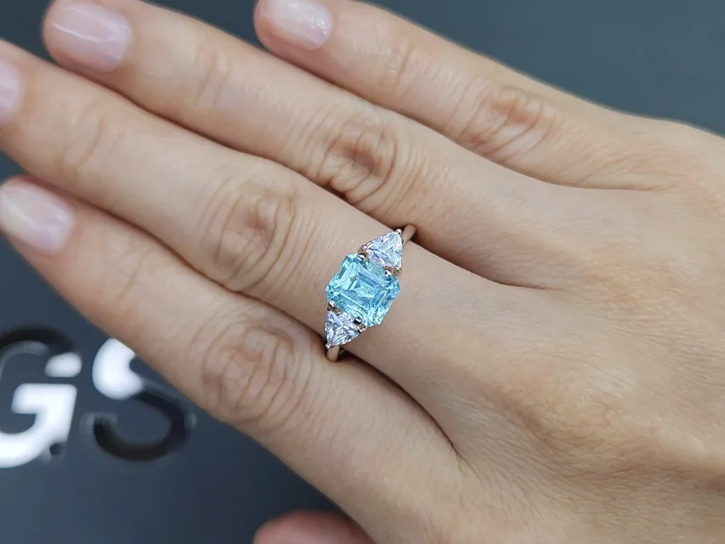 Tourmaline bleue Paraiba taille octogonale 1,81 carats, Mozambique Image №5