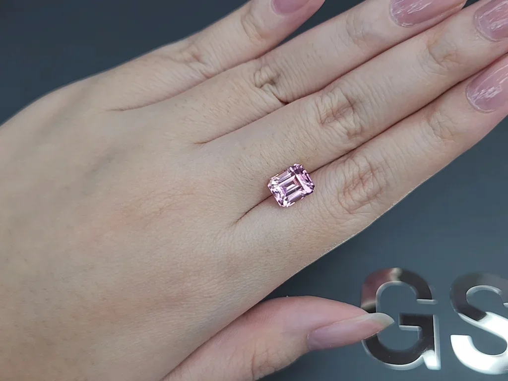 Turmalina rosa bebé de talla octogonal de 2,91 quilates, Afganistán Image №2