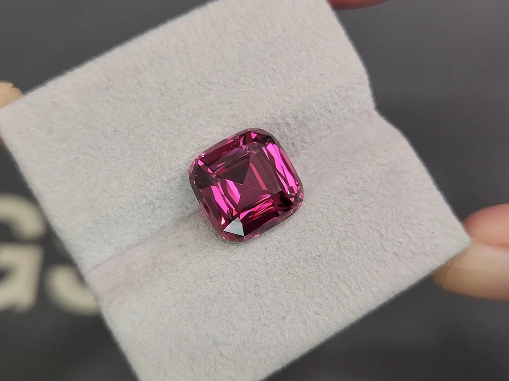 Granate rodolita de talla cojín de 8,46 carats, de Tanzania Image №4