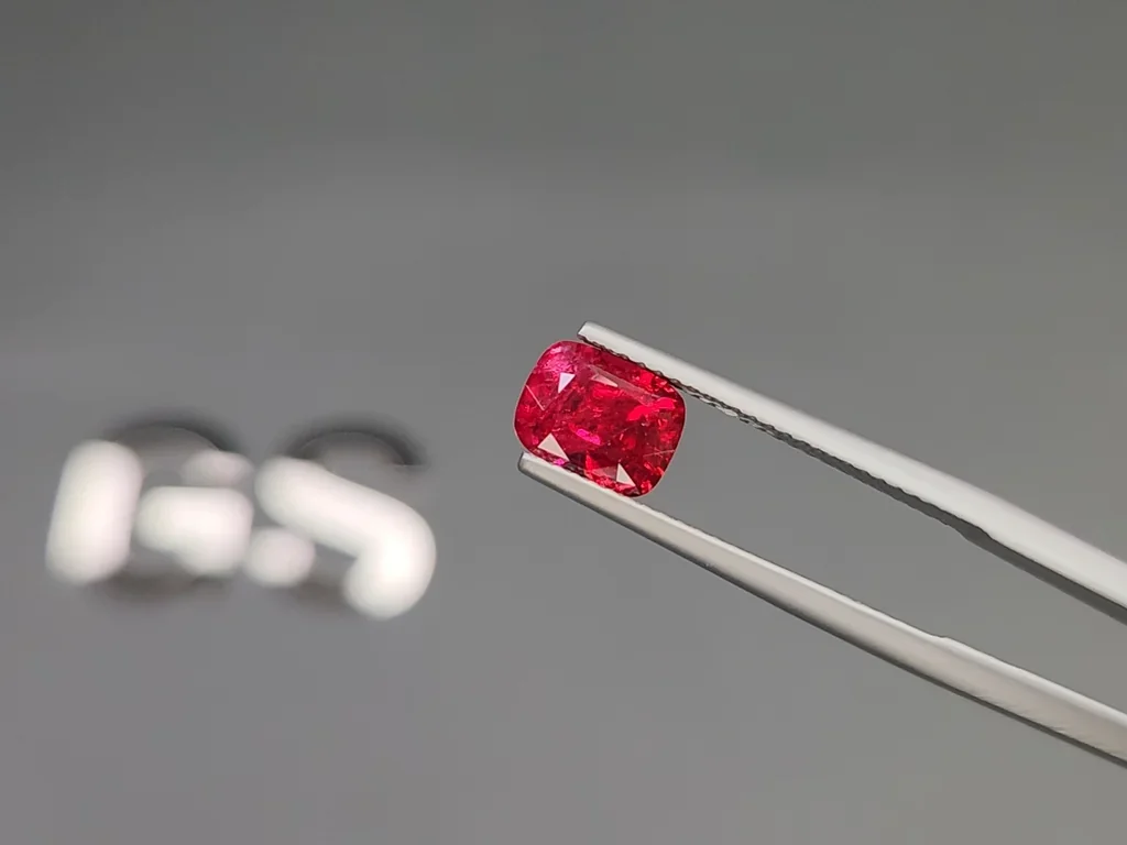 Spinel Vivid Red Pink сushion сut 1.65 carats, Burma Image №3