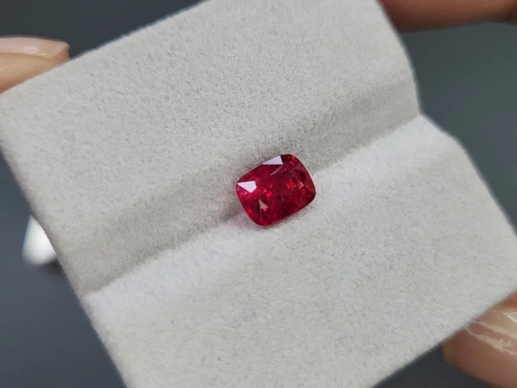 Spinel Vivid Red Pink сushion сut 1.65 carats, Burma Image №4