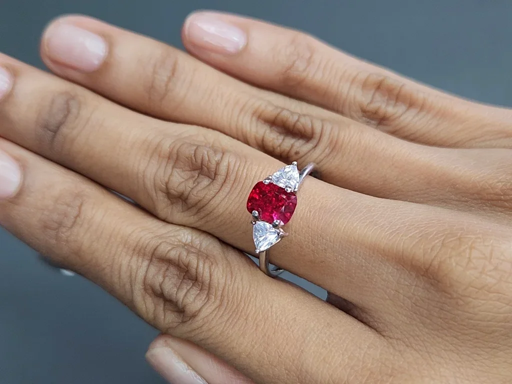 Spinel Vivid Red Pink сushion сut 1.65 carats, Burma Image №5