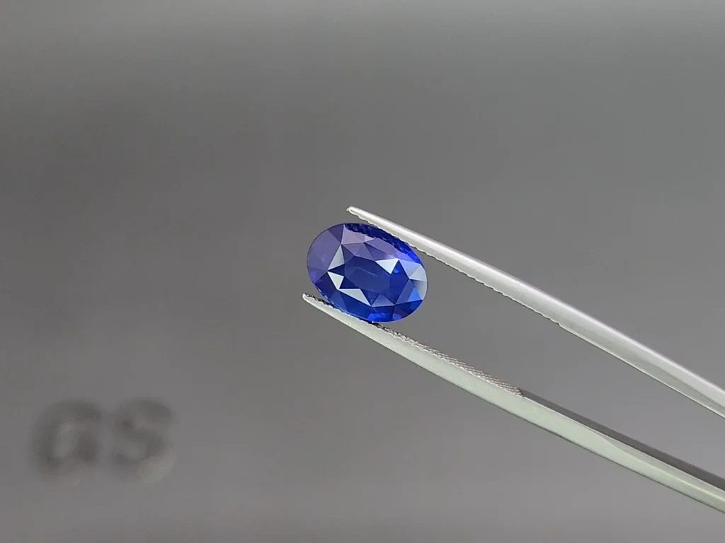 Un ensemble de saphirs bleu royal ovales de 10,56 carats, du Sri Lanka Image №3