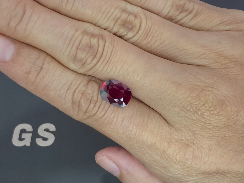 Unbehandelter rubin im Pigeon-Blood cushion schliff 3,03 karat, Mosambik Image №2