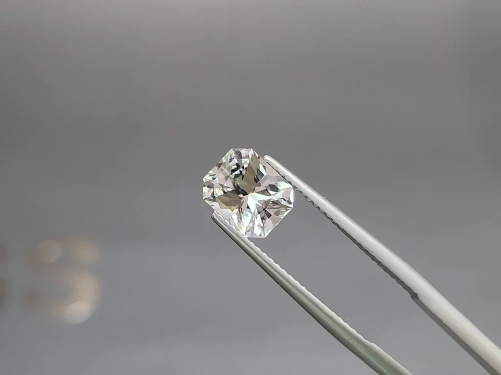 Kunzite radiant cut 2.19 carats, Pakistan Image №3