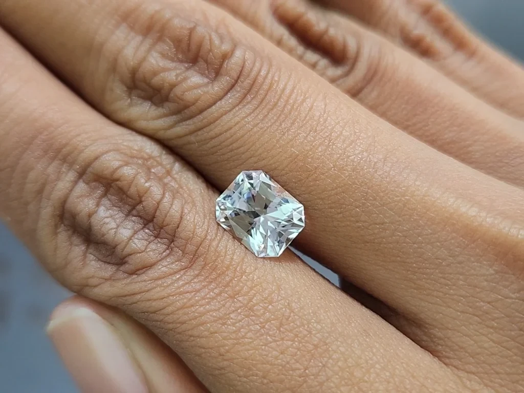 Kunzite radiant cut 2.19 carats, Pakistan Image №2