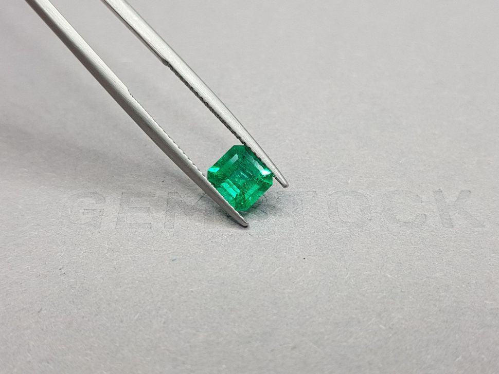 Bright Muzo Green emerald from Colombia 1.15 ct Image №4