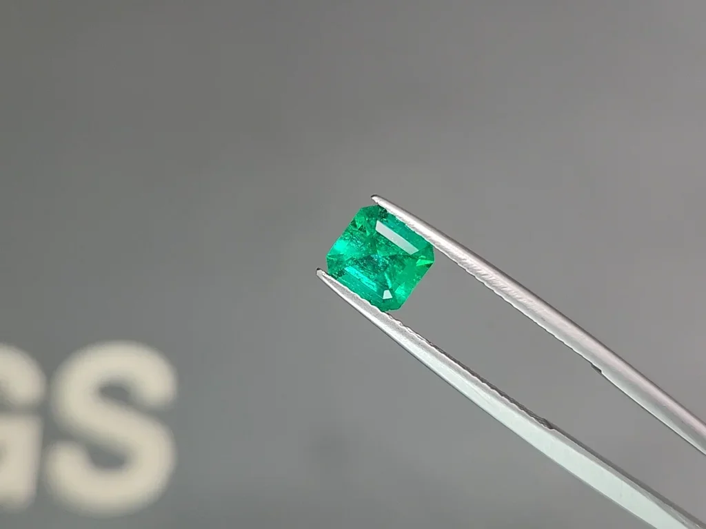 Intense Muzo Green emerald from Colombia 1.15 ct Image №3