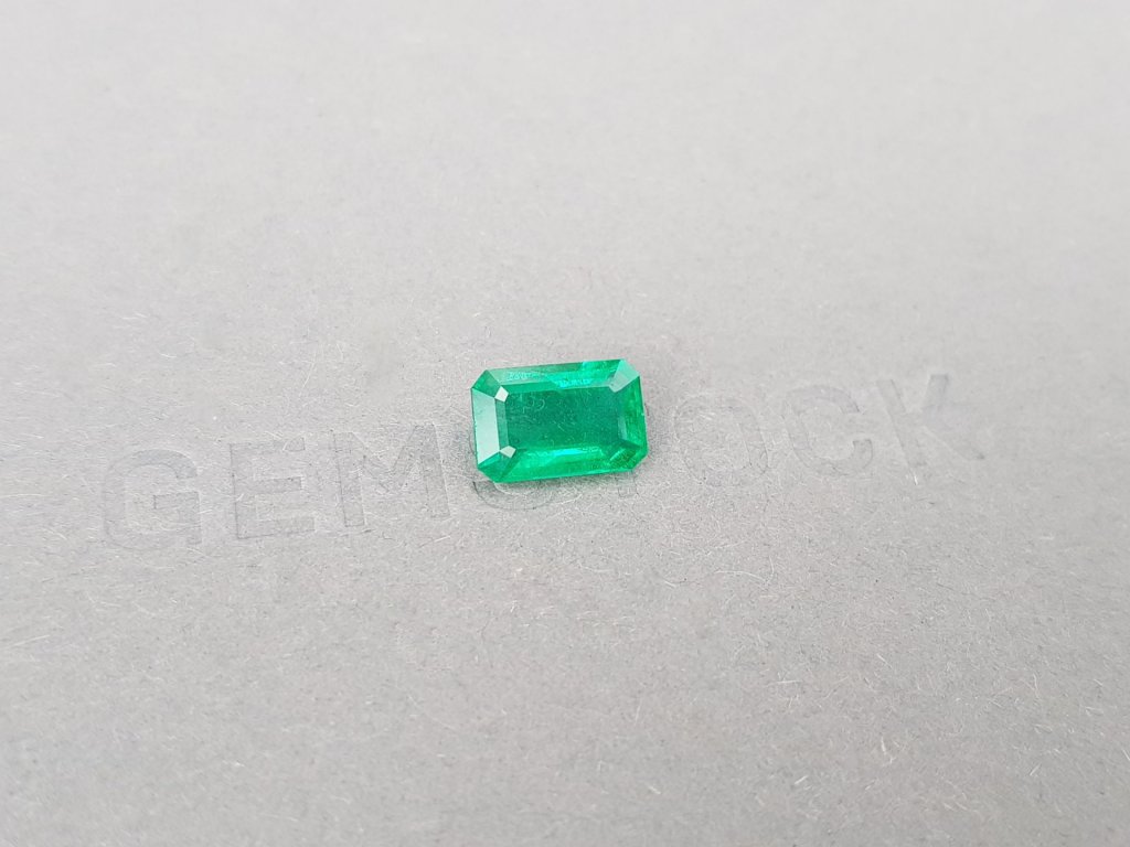 Vivid Green emerald in octagon cut 1.85 ct, Zambia Image №2