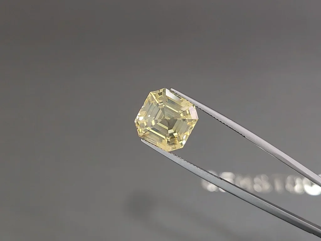 Saphir jaune pastel non raffiné taille octogonale 14,00 carats, Sri Lanka Image №3