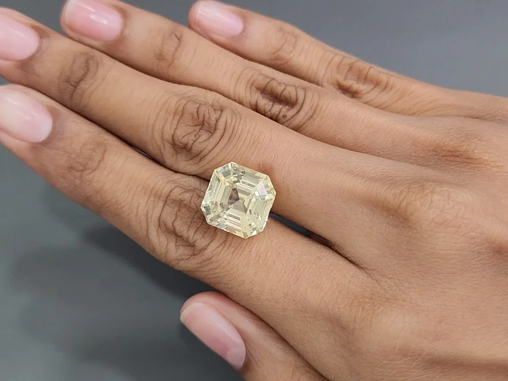 Saphir jaune pastel non raffiné taille octogonale 14,00 carats, Sri Lanka Image №2