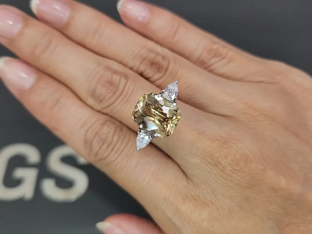 Brown zircon cushion cut 10.72 carats , Tanzania Image №5