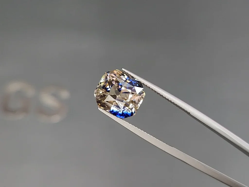 Zafiro bicolor de talla radiante sin calentar de 10,61 quilates, Sri Lanka Image №3