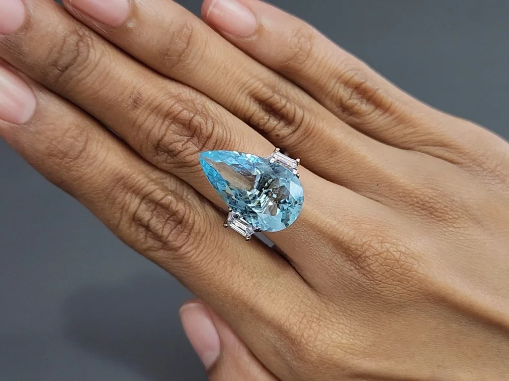 Aguamarina talla pera de 10,74 quilates, Madagascar Image №5