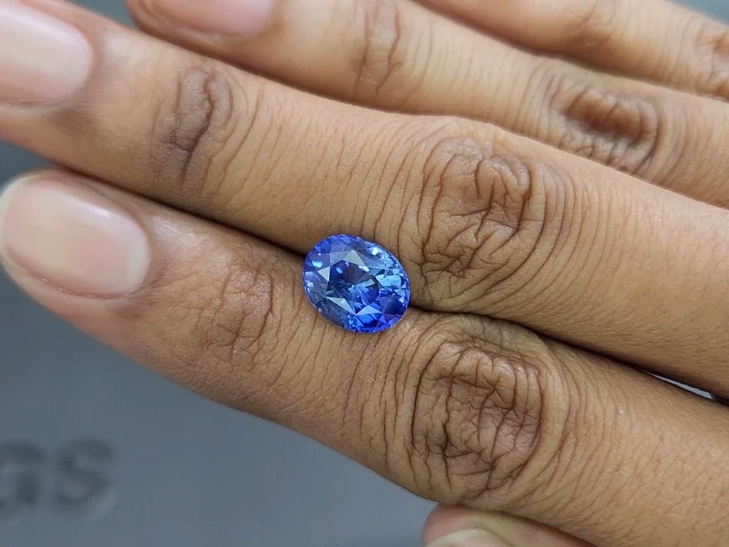 Saphir ovale bleu intense 3,84 carats, Sri Lanka Image №2