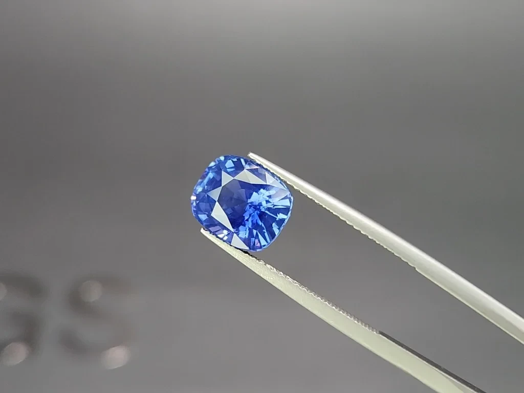 Unbehandelter saphir Intensiv Blauer, kissenförmig 5,02 karat, Sri Lanka Image №3