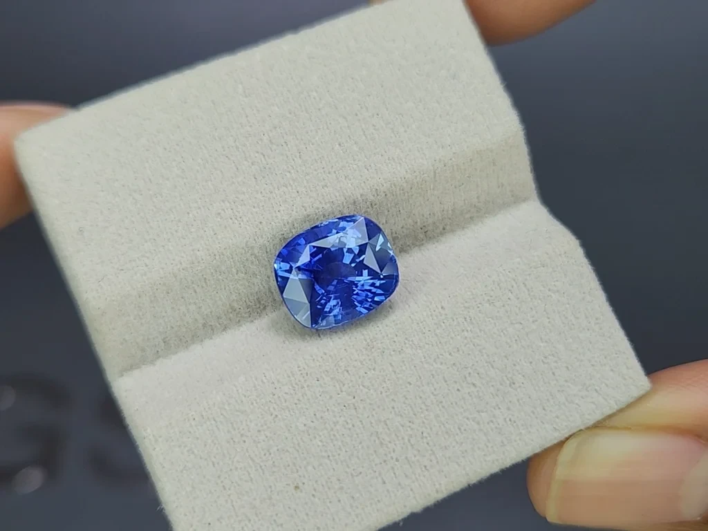 Unbehandelter saphir Intensiv Blauer, kissenförmig 5,02 karat, Sri Lanka Image №4