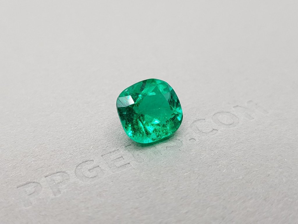 thumbnail image 2 of 31.00 Ct Natural Muzo Colombian Green Emerald – Unheated, Eye Clean, Certified (GDL) – Loose Gemstone 2 of 3