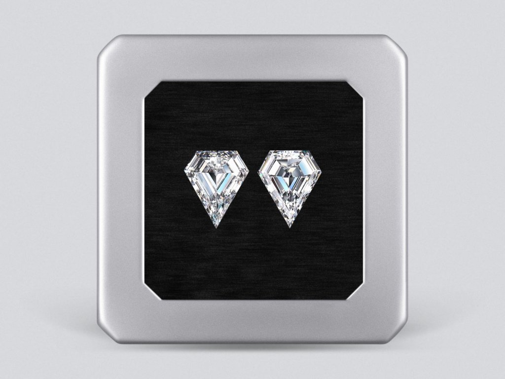 Matching side diamonds F/VS in kite shape 1.08 carat Image №1
