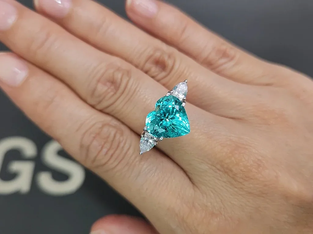 Neonblauer Paraiba-turmalin im herzschliff 5,32 carats, Nigeria Image №5