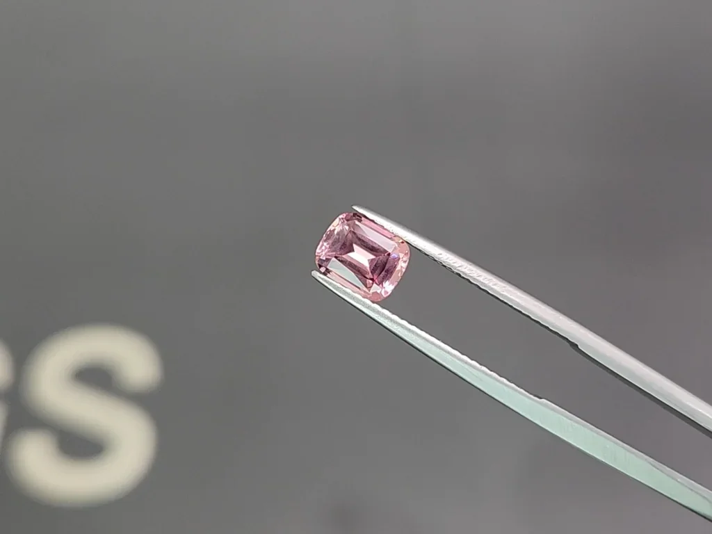 Rhodolite garnet cushion cut 1.53 carats, Tanzania Image №3