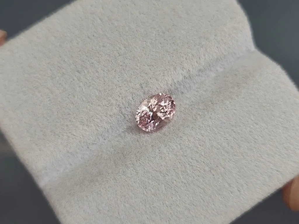 Unheated Padparadscha sapphire oval cut 1.12 carats, Madagascar Image №4