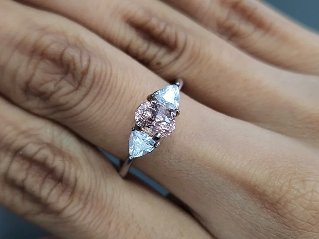 Unheated Padparadscha sapphire oval cut 1.12 carats, Madagascar Image №5