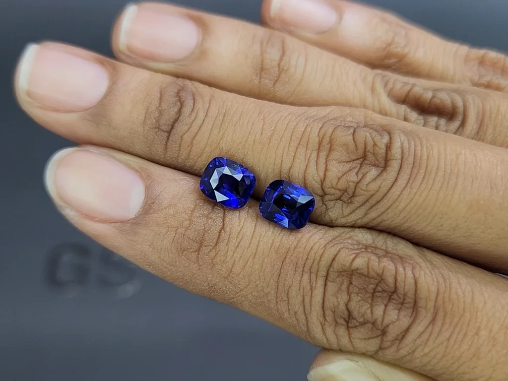 Pair of sapphires Royal Blue cushion cut 4.10 carats, Sri Lanka Image №2