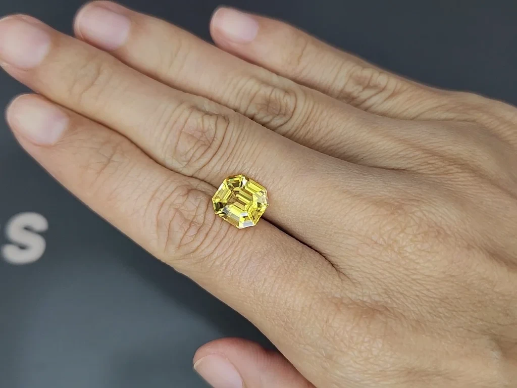 Unbehandelter Saphir Golden Yellow  oktagon-schliff 4,54 karat, Sri Lanka Image №2