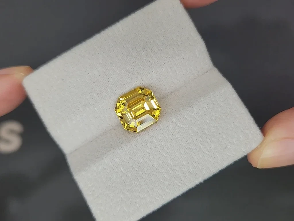 Unbehandelter Saphir Golden Yellow  oktagon-schliff 4,54 karat, Sri Lanka Image №4