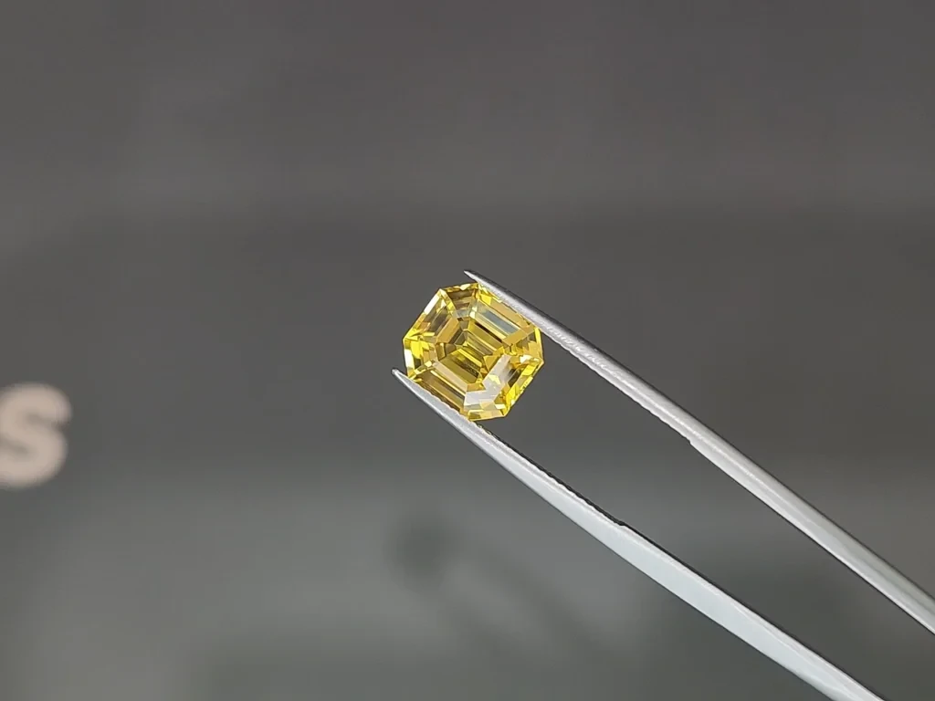 Unbehandelter Saphir Golden Yellow  oktagon-schliff 4,54 karat, Sri Lanka Image №5