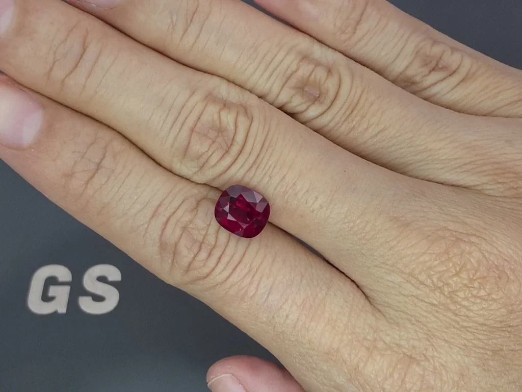 Unbehandelter rubin im Pigeon-Blood im cushion-schliff 3,13 karat, Mosambik Image №2