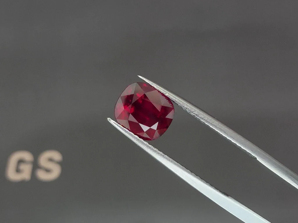 Unbehandelter rubin im Pigeon-Blood im cushion-schliff 3,13 karat, Mosambik Image №5