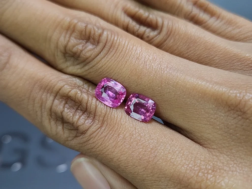 Een paar roze saffieren in kussenslijpvorm, 3,59 karat, Sri Lanka Image №2