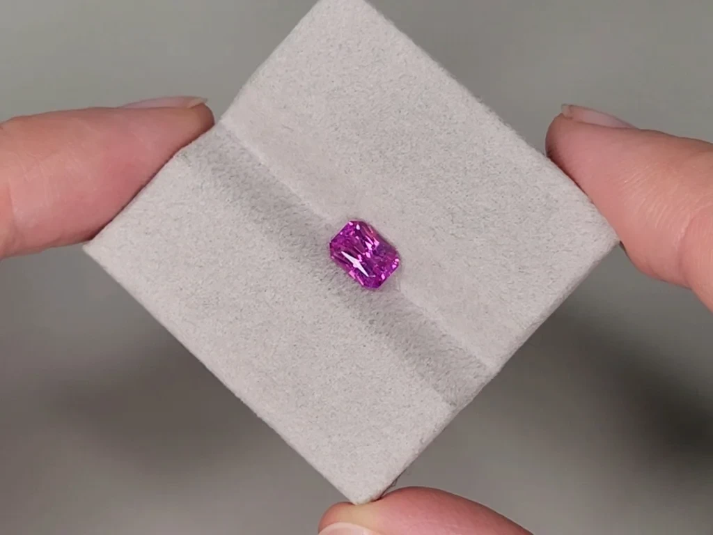Unheated Padparadscha sapphire radiant cut 1.33 carats, Sri Lanka Image №3