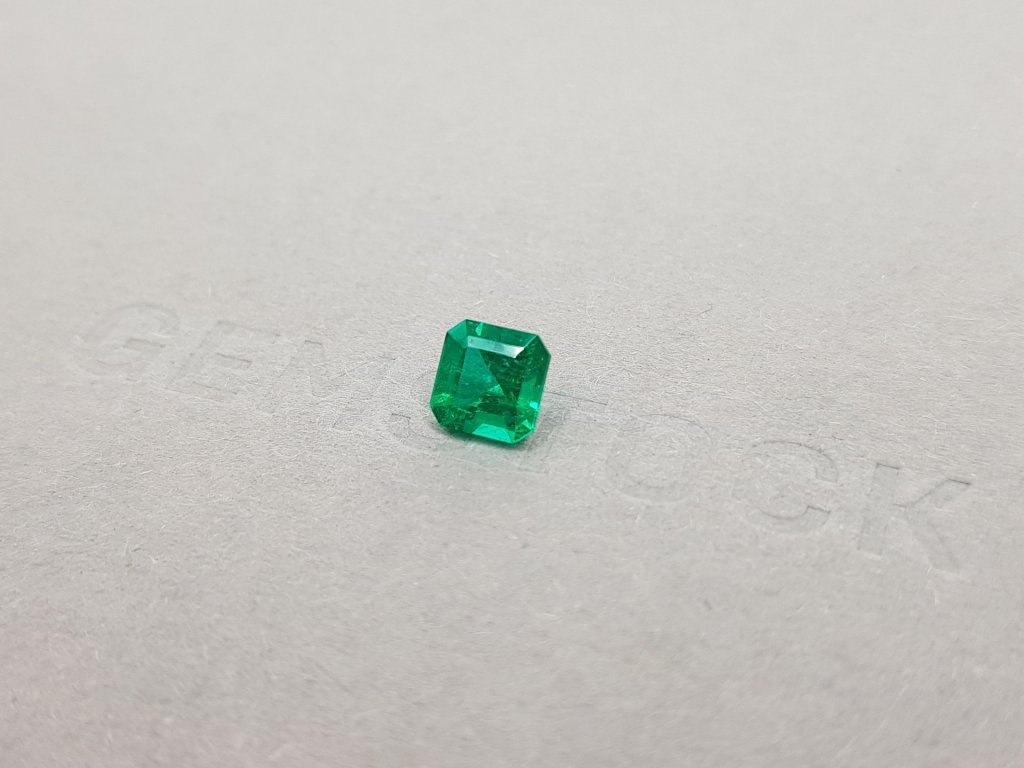 Colombian "Muzo Green" Emerald  asscher shape 0.93 ct Image №3