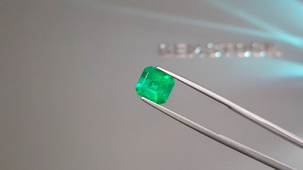 Rare Muzo green emerald from Colombia in emerald cut 2.03 ct Image №3